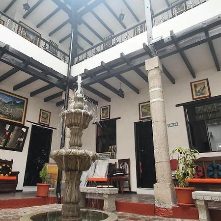 Hostal Flores Quito Zewnętrze zdjęcie