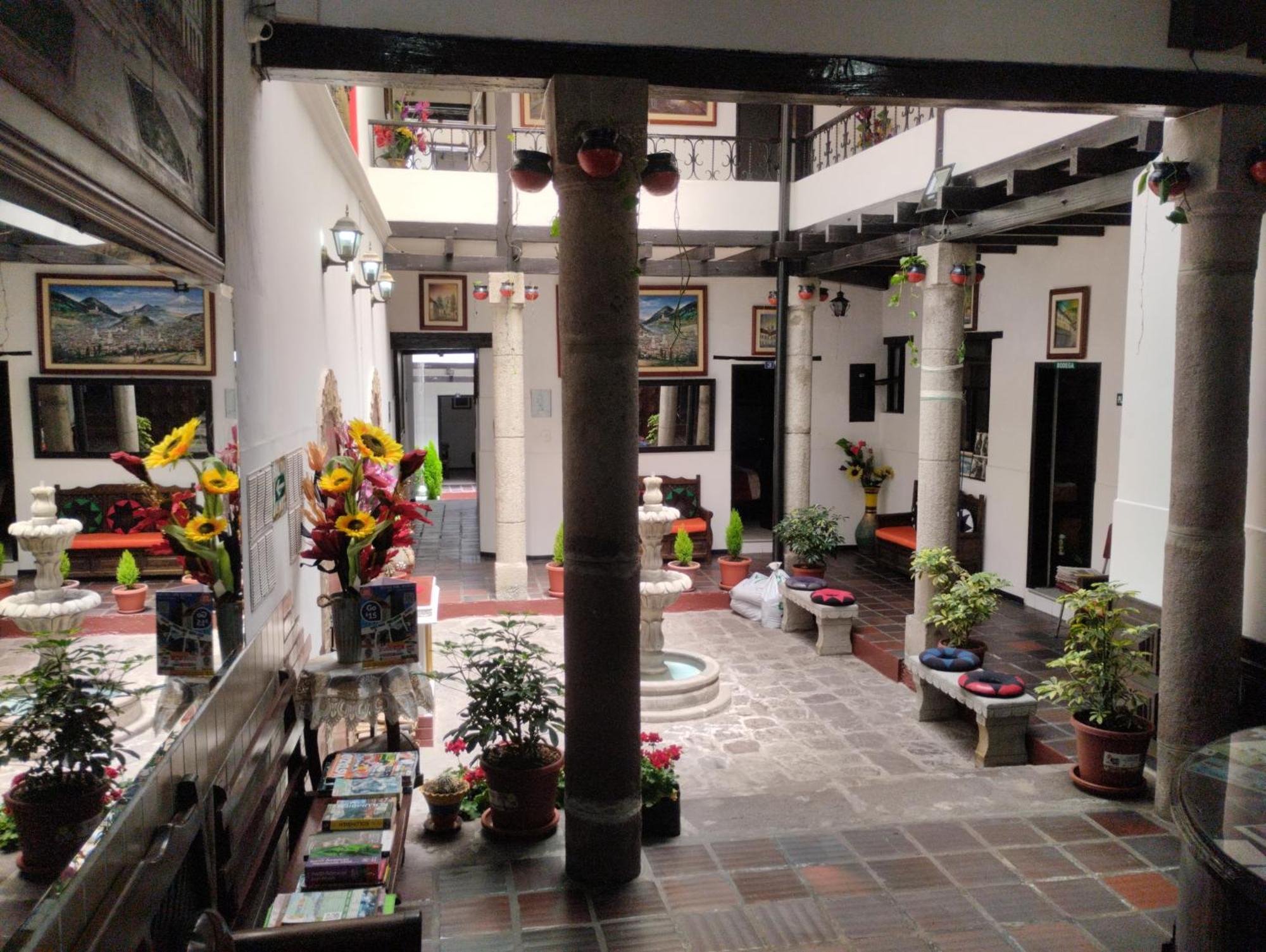 Hostal Flores Quito Zewnętrze zdjęcie