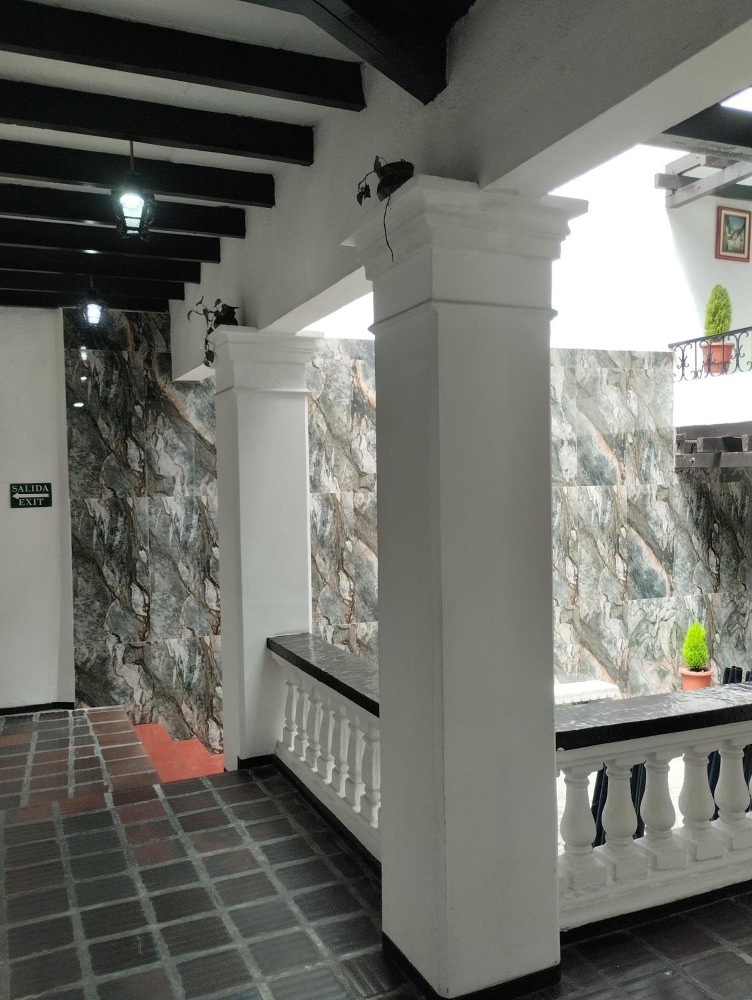 Hostal Flores Quito Zewnętrze zdjęcie