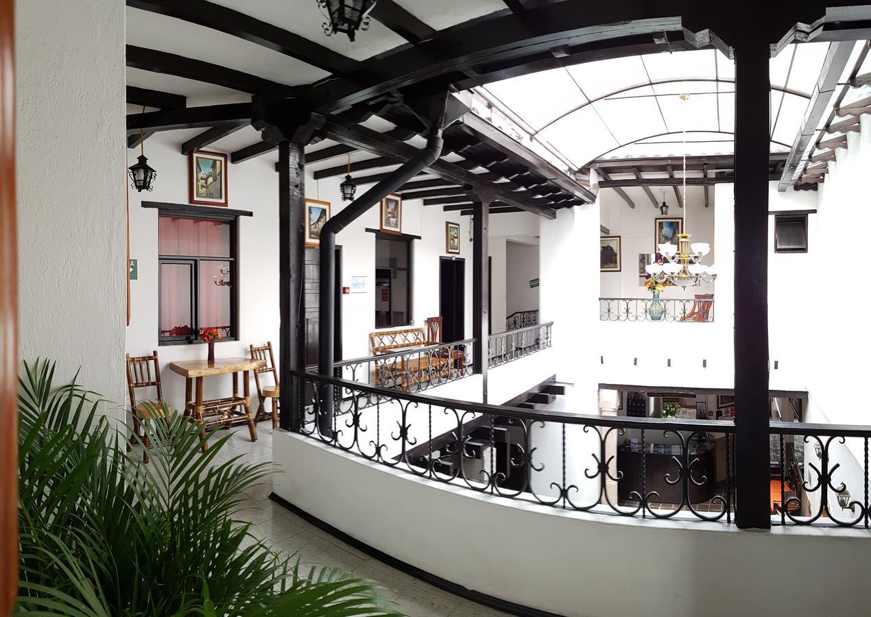 Hostal Flores Quito Zewnętrze zdjęcie