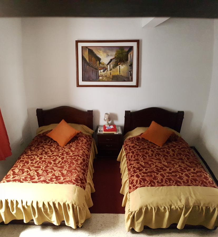 Hostal Flores Quito Zewnętrze zdjęcie